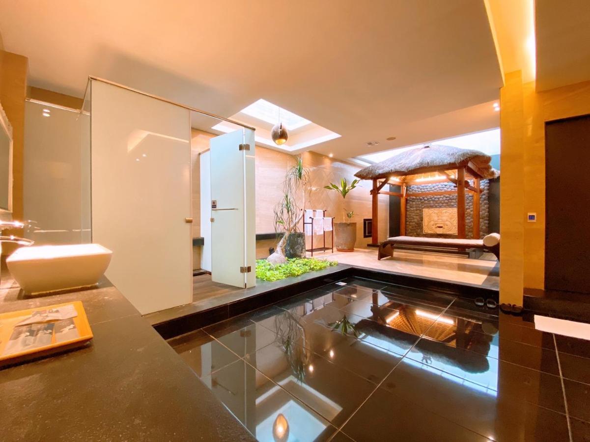 Orient Luxury Villa Motel Huwei Exteriör bild