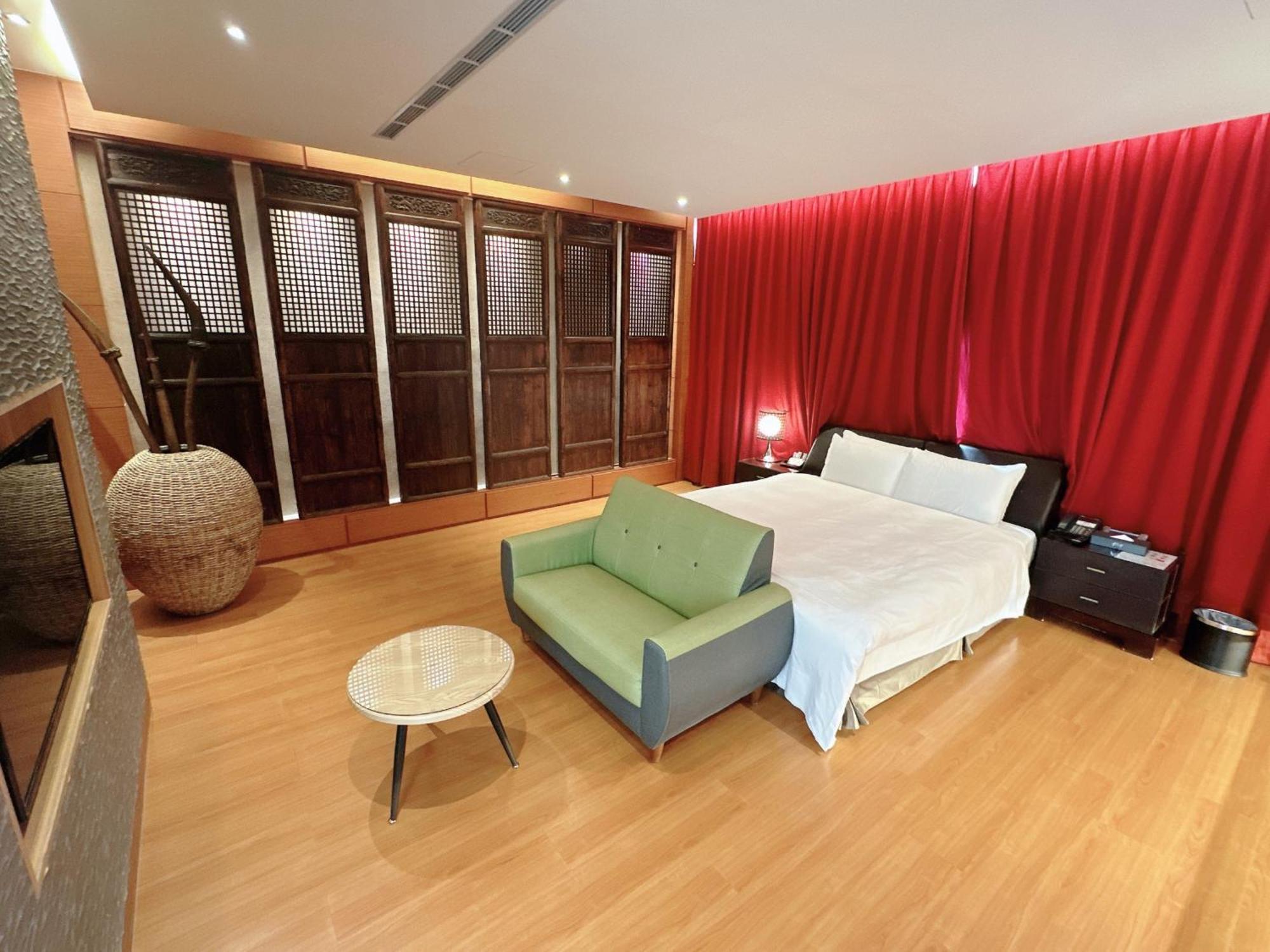 Orient Luxury Villa Motel Huwei Exteriör bild