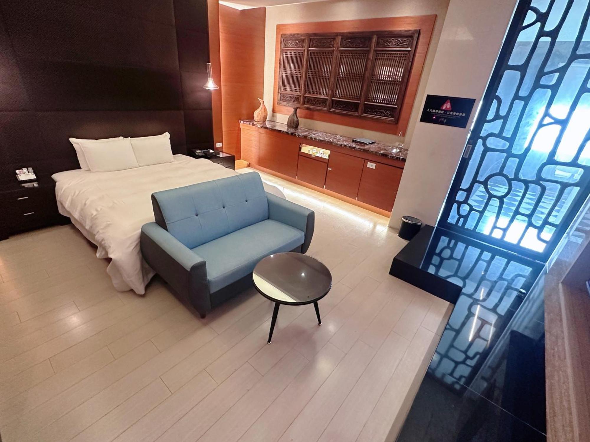 Orient Luxury Villa Motel Huwei Exteriör bild